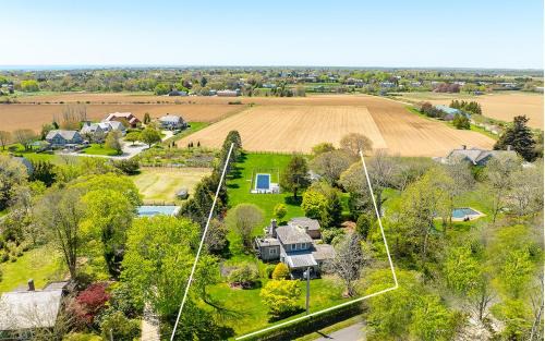 Wainscott Casa | Classic Wainscott East Hampton Home