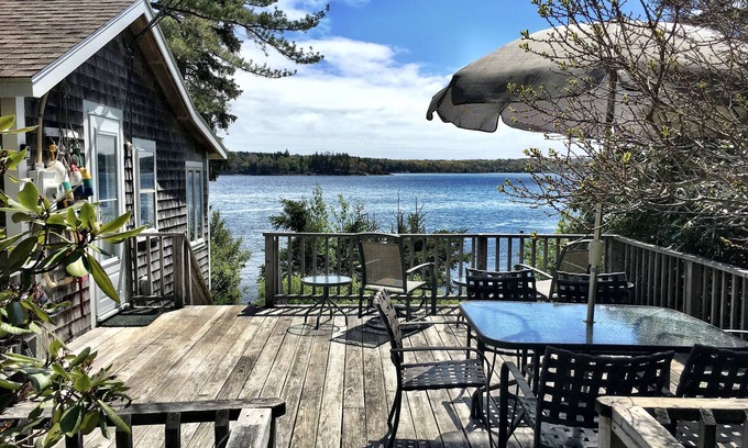 East Boothbay Cabaña | Cabaña clásica frente al mar con ensenada privada y jardines - Boothbay Harbor