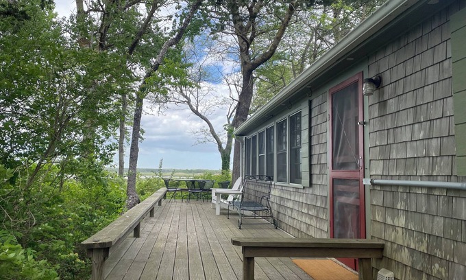 Cummaquid Cabaña | Classically charming 3 br cottage close to beach