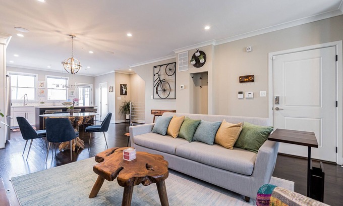 Trinidad Apartamento | Elegante 2BR Apt / H St / Union Market / La Cosecha / Parking