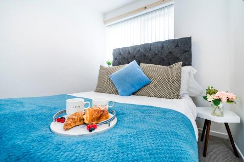 Moffat Casa | Classy 3 Bedroom Home for 6 Near Tividale, Oldbury-Ample Parking and WiFi, Exclusive Offers Book Quickly!