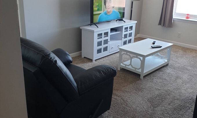 Grand Island Condominio | Classy Downtown 1 Bed Condo, free parking garage