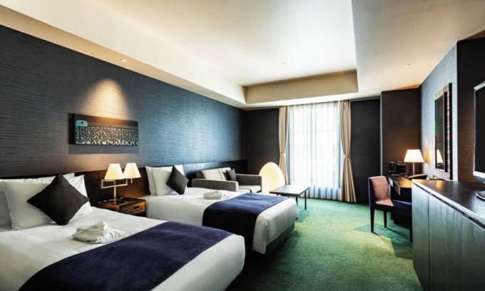Nishiasakusa Hotel | Classy Twin hotel in welcoming Taito City with AC, fitness room, WiFi