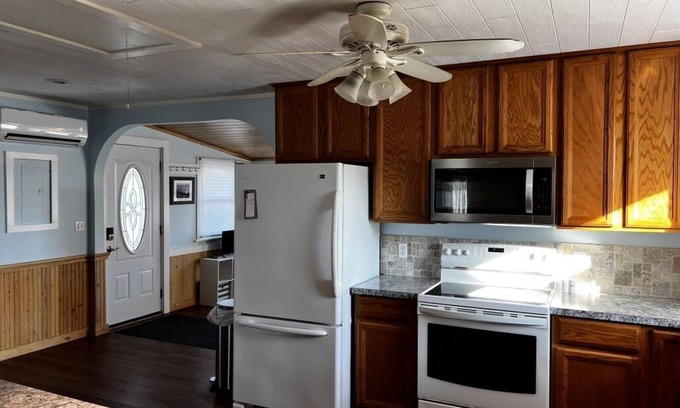 Frontenac Cabaña | CLAYTON COTTAGE