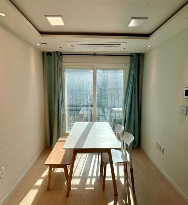 Gaebong-dong Apartamento | Clean 2 SuperSingle Beds House