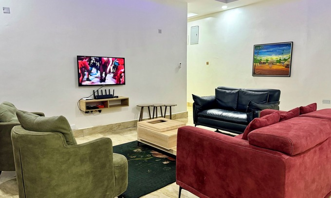 Utako Apartamento | CLEAN 2BEDROOM FLAT at UTAKO ABUJA. 24hrs LIT with AC, WIFI & KITCHEN