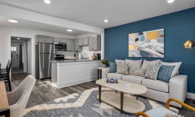 Forest Park Apartamento | Clean and Cozy - King Bed - Close to Everything