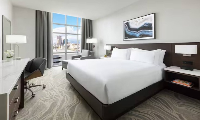 Downtown Tucson Hotel | Clean and Cozy Room Perfect for Relaxation w/ Pool & On-Site Dining Options