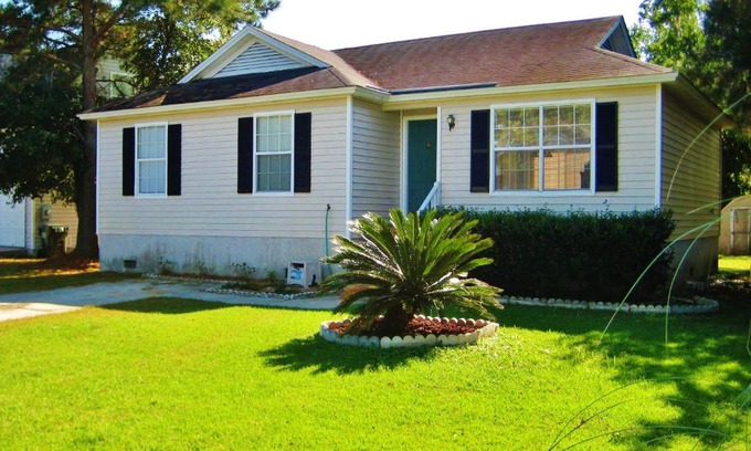 Whitemarsh Island Casa | Clean and Cozy Savannah House Near Tybee Beaches!