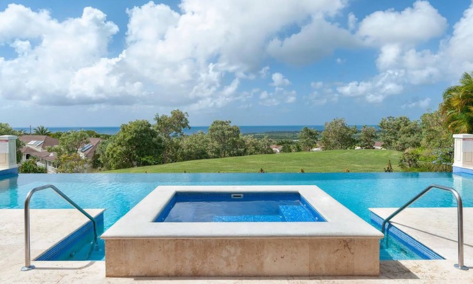 Vuemont Casa | Clean and modern 2 bedroom 2 Bathroom apartment located at Vuemont, St Peter
