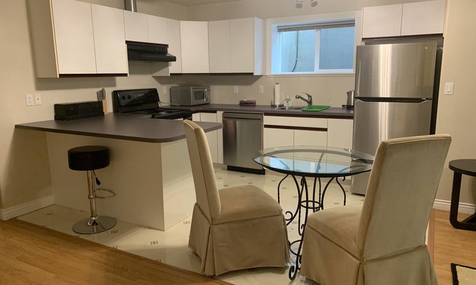 Broadmead Apartamento | Clean and specious 2 bedroom suite