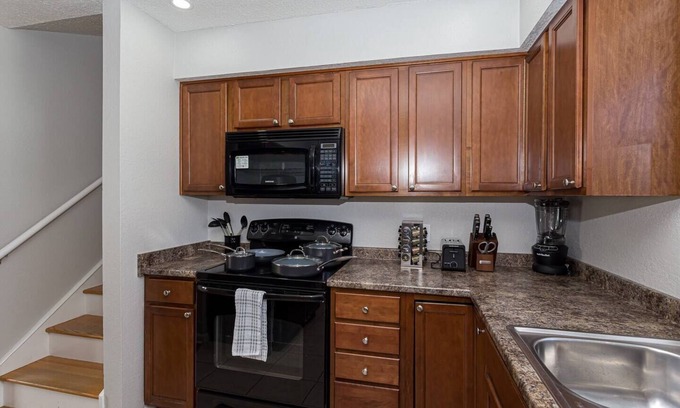 Bettendorf Casa | Clean and updated with a Hot Tub Minutes away from the new Bettendorf Waterpark