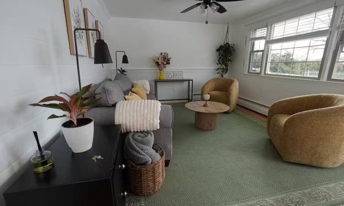 New Britain Casa | Clean, Bright & Private WHOLE HOUSE 4 YOU. 7 Beds