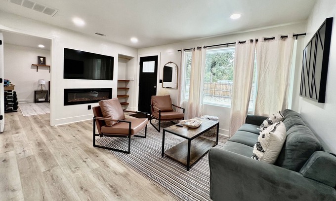 Sumter Casa | Clean & Comfortable 3 BD 1.5BA Pool Table+Gym