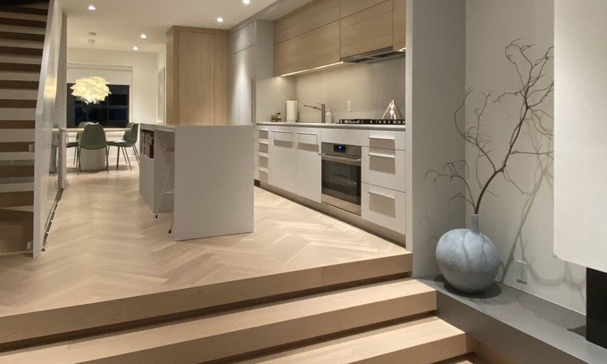 Upper Beaches Casa | Clean, contemporary, bright space within walking distance of beach and parks