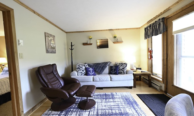 Mancelona Condominio | Lindo, limpio condominio de 1 hab, pisos nuevos, en el campo de Schuss, vista de pistas WIFI