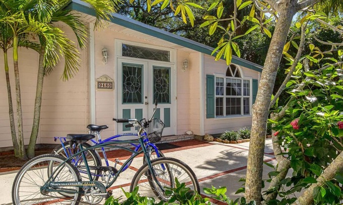 Wabasso Beach Casa | Clean, cozy and beautiful beach house next to Summer Place on Orchid Island