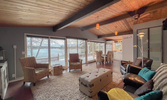 Saskatchewan Cabina | Clean, Cozy & Comfortable Lakefront Retreat