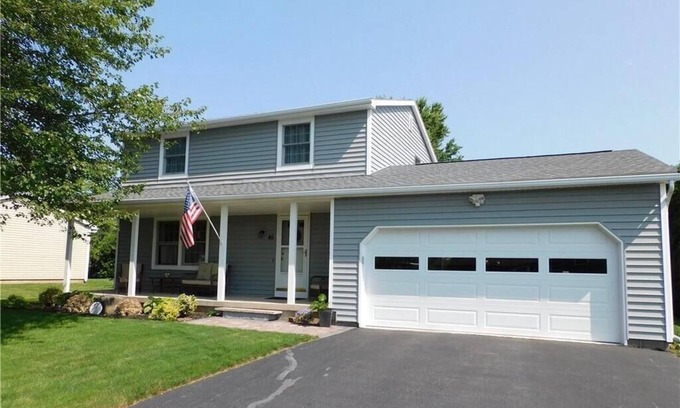 Brockport Casa | Clean, modern, updated 3 bedroom whole house in Brockport NY near the Erie Canal