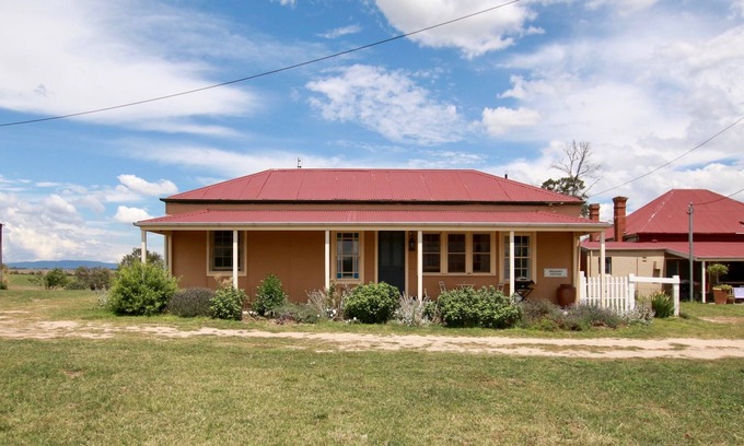 Eglinton Cabaña | Clean, pretty cottage situated on beautiful farmland ten minutes from Bathurst.