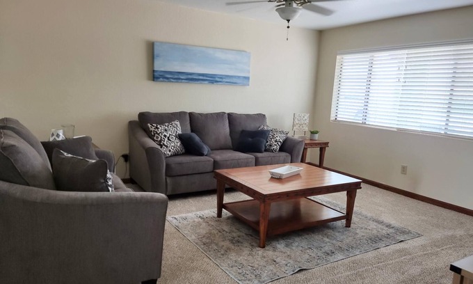 Lake Havasu City Casa | Clean quaint home in quiet neighboorhood