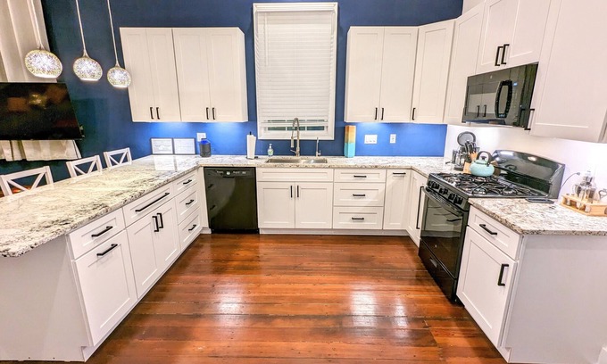 South 7th Ward Casa | Clean Spacious 2BR Near Frenchmen, French Quarter Pet-Friendly!