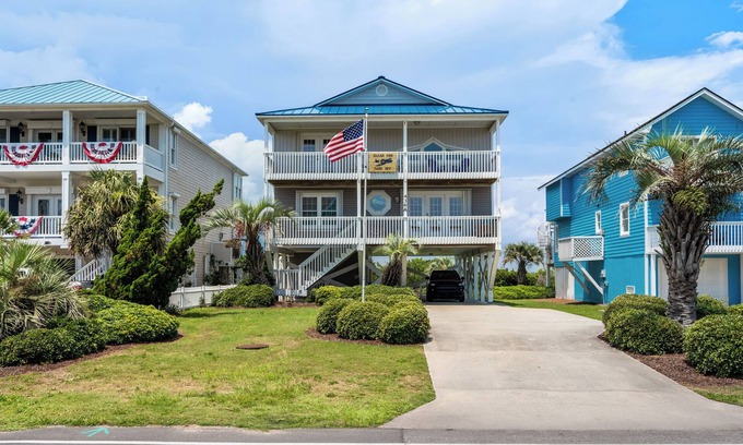 Caswell Beach Casa | Despejado para despegar: 4 camas / 3. 5 baños con vistas a Glorious Marsh y acceso fácil a la playa