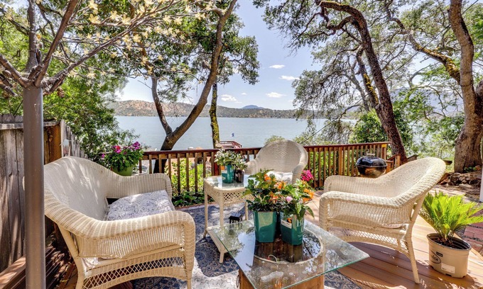Clear Lake Apartamento | Clear Lake Getaway w/Dock Access & Shared Yard!