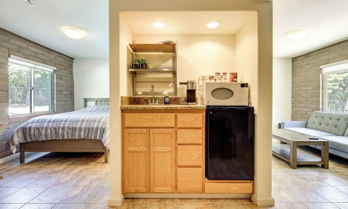 Clear Lake Apartamento | Clear Lake Getaway w/ Pool Access, Near Beaches!