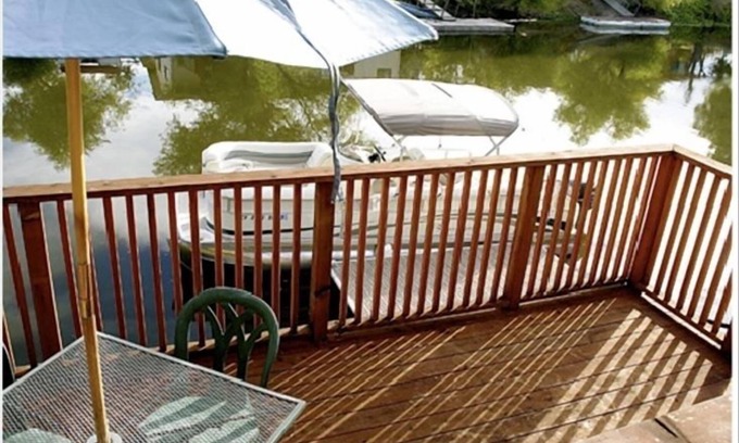 Clear Lake Casa | Clear Lake Vacation Home on the Water - Cerca de Cata de Vinos!