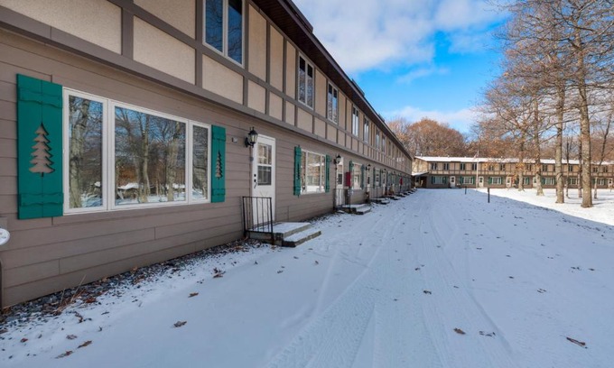 Eagle River Apartamento | Cleerwood Village #264