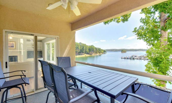 Salem Condominio | Clemson Game Retreat: Lakefront Keowee Key Condo