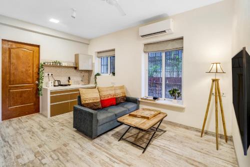 Pali Hill Cama Y Desayuno | Cleo 1BHK Khar W by The Bombay Home Company