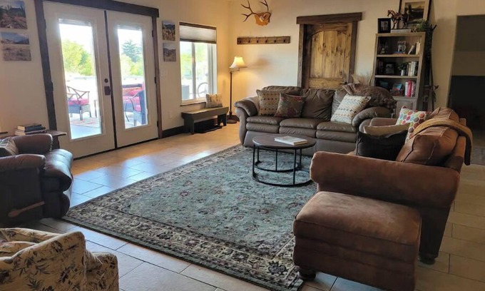 Meeker Casa | Cleveland Place