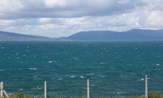 Louisburgh Casa | La bahía del ovillo Casa con vistas a la isla de Achill y Clair