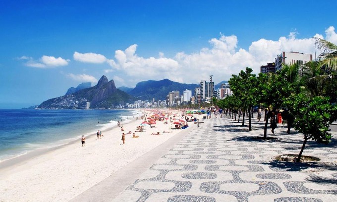 Copacabana Hotel | CLH Suites Domingos Ferreira