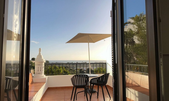 Patio Apartamento | Cliff Enchantment - Pool and Sea View in Albufeira