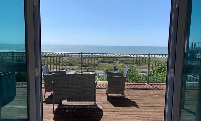 Pendine Casa | Cliff Haven