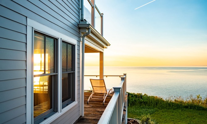 Plymouth Casa | Acantilado lado casa directamente en Cape Cod Bay con playa privada