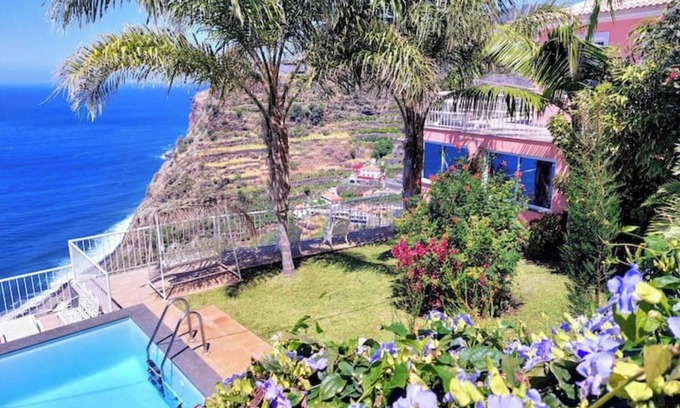 Calheta Cabaña | Cliff House