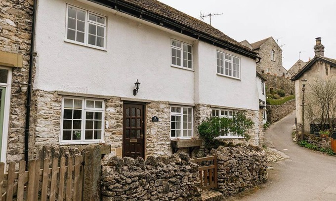 Castleton Casa | CLIFFE COTTAGE - Countryside Cottage in Castleton, Peak District National Park