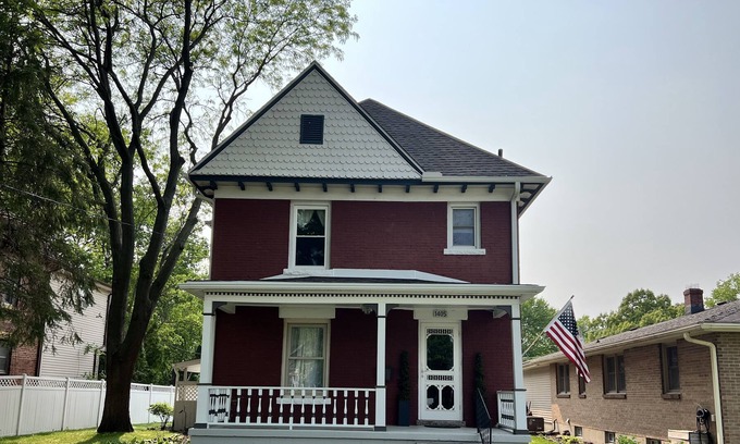 Sterling Casa | Clifford The Big Red House