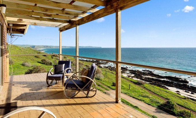 Myponga Beach Casa | Cliffs End Beach Shack - 105 Gold Coast Drive, Carrickalinga