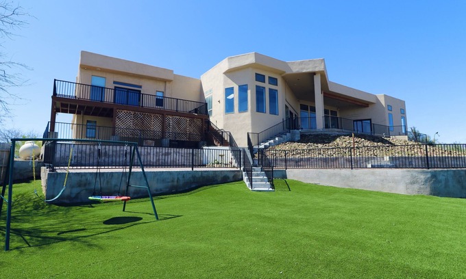 Clarkdale Casa | Cliffside Castle - Hillside house with stunning views
