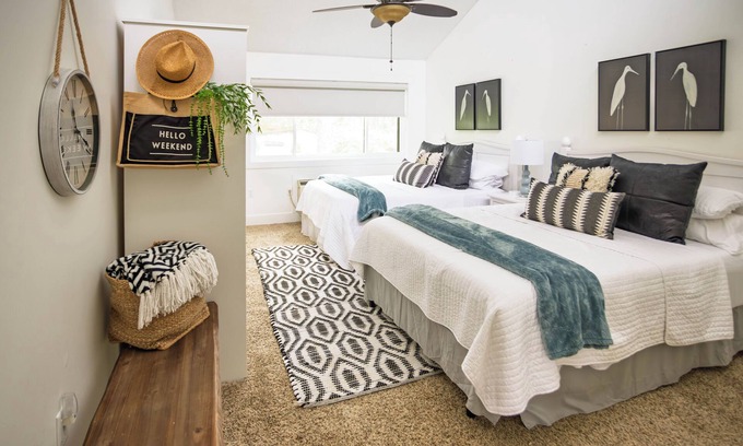 Fairfield Bay Condominio | Cliffside Escape – Cozy 2BR/2BA Condo with Scenic Views