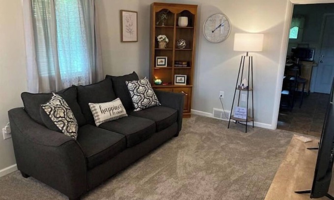 Oneida Casa | Cliffside Getaway: Turning Stone, Vernon Downs,etc