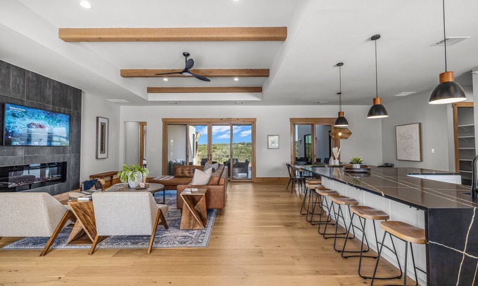 Pedernales Canyon Ranch Casa | Cliffside Retreat High Above Pedernales River
