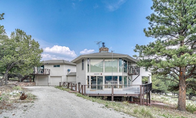 Nathrop Casa | Cliffside- Stunning Views- Minutes to Mt. Princeton Hot Springs