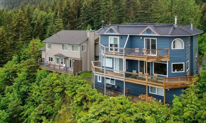 Seward Casa | Cliff Top Townhouse - Tres Habitaciones Piso, Capacidad 8