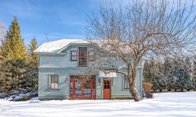 Lenox Casa | Cliffwood Cottage by Evergreen Home